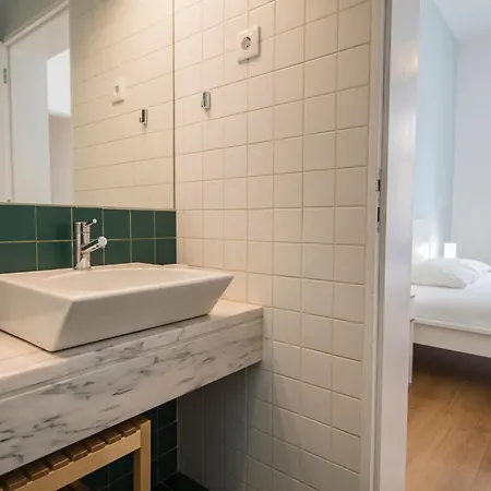 Апартаменти Sunny 3bdr In Graca By Lovelystay Лісабон