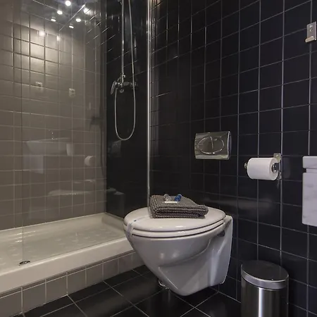 Sunny 3bdr In Graça By Lovelystay