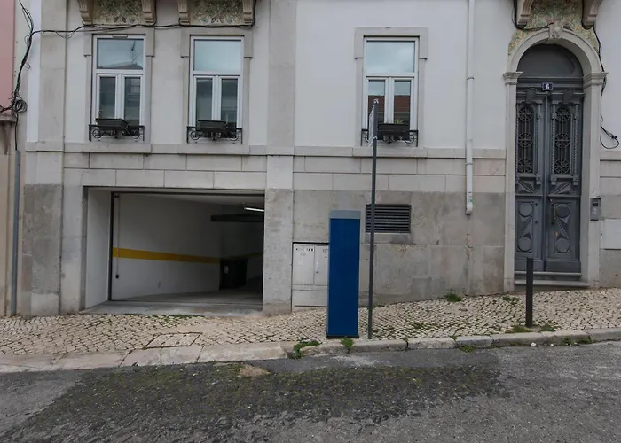 Sunny 3bdr In Graca By Lovelystay