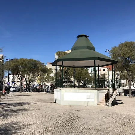 Апартаменты Sunny 3bdr In Graca By Lovelystay *